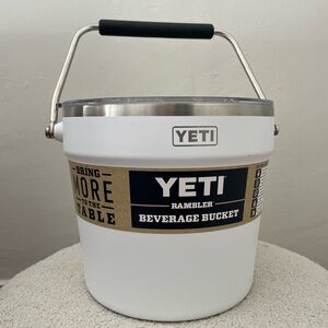 NWT Yeti Beverage Bucket, color white